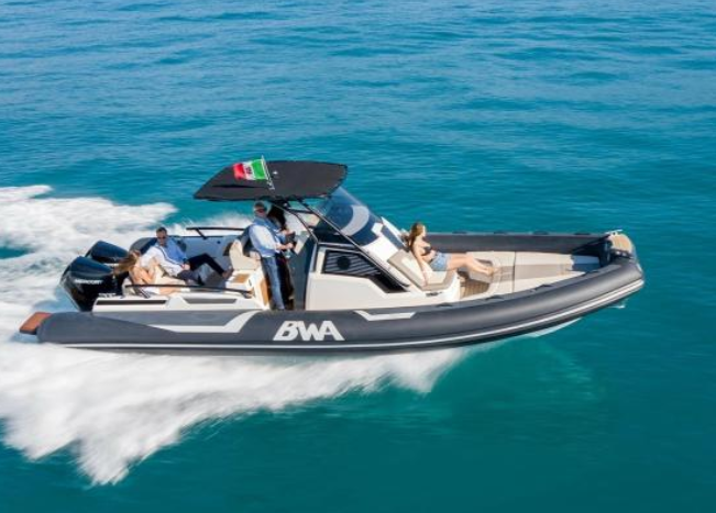 BWA 30 400cv 11 passagers (Journée 1200€ , demi- journée ou sunset 1100€ - Hors carburant, Skipper inclus)