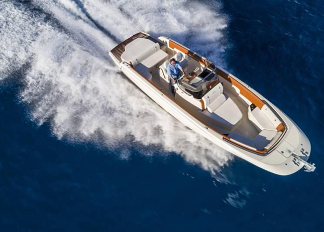 Capoforte SX280 240cv 9 passagers (Journée 1150€ , demi- journée ou sunset 1050€ - Hors carburant, Skipper inclus)